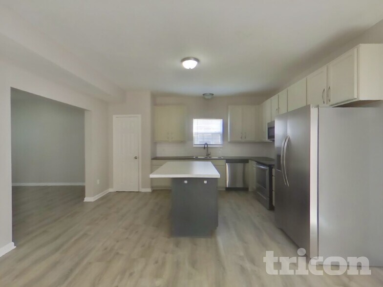 Building Photo - 176 Heartwood Hill