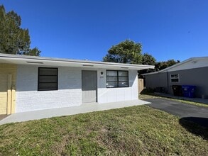 Building Photo - 6301 SW 20th St