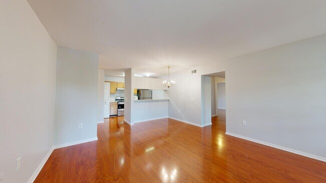 Building Photo - 2771 S Knightsbridge Cir