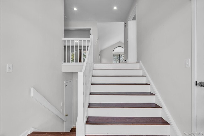 Building Photo - 504 Heritage Hls