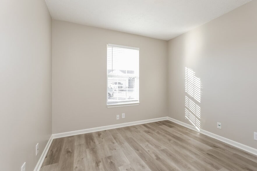 Building Photo - 3102 Donard Ct