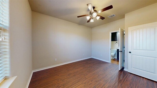 Building Photo - 3009 Towers Pkwy