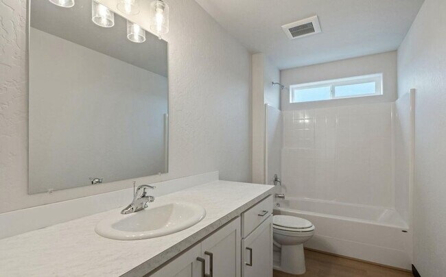 Building Photo - New Construction !