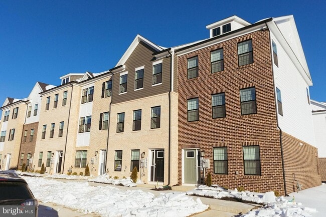Building Photo - 10630 Meridian Hill Way