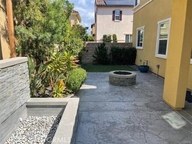 Building Photo - 27 Bluebell