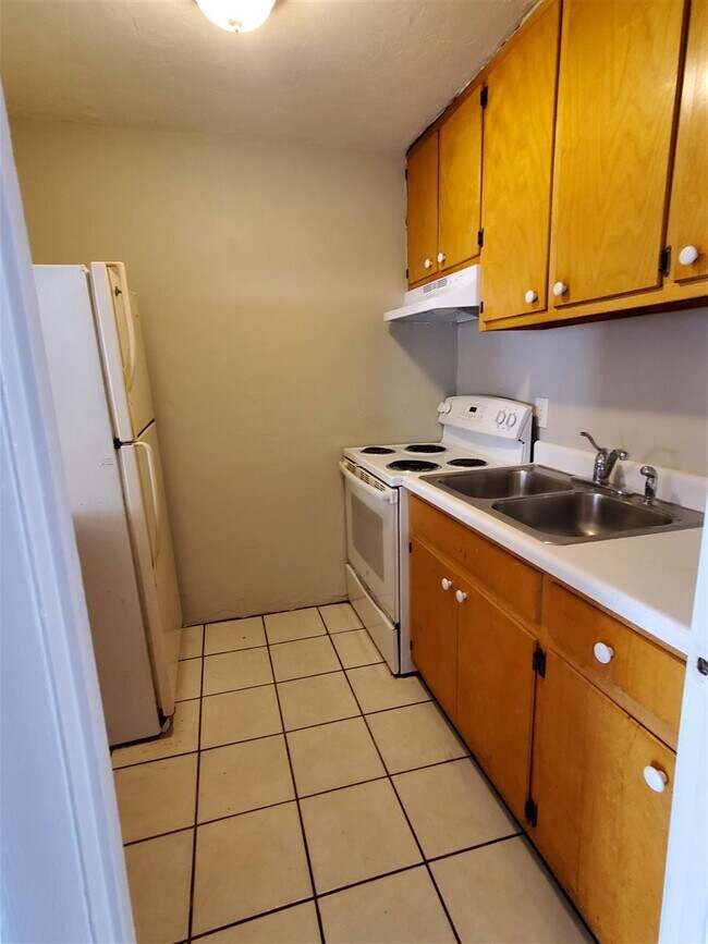 Building Photo - 1810 Pasco St