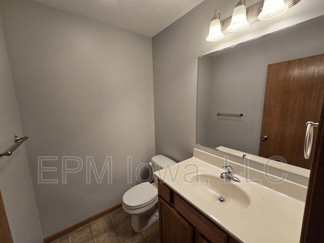 Building Photo - 147 Alydar Dr