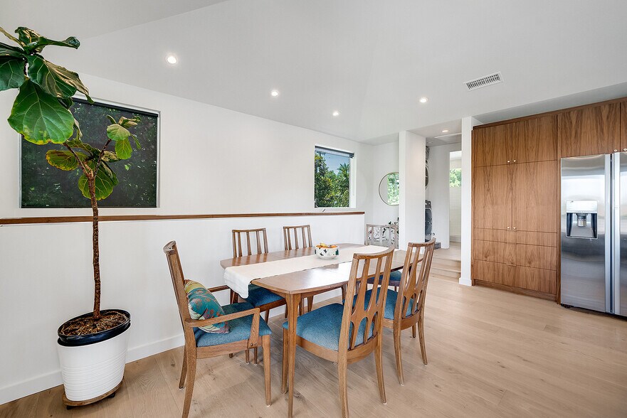 Building Photo - 4539 Beck Ave