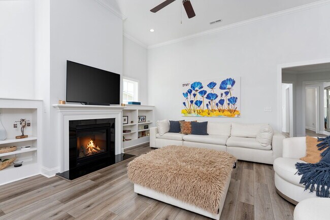 Building Photo - 107 E Barred Owl Dr
