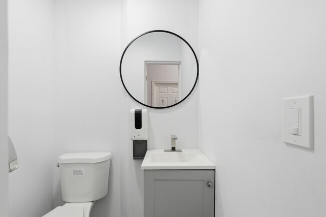 Building Photo - 4341 Park Heights Ave