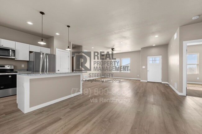 Building Photo - 295 W Acorn Dr