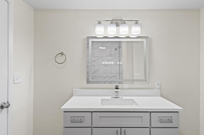 Building Photo - 11359 Bedford Oaks Dr