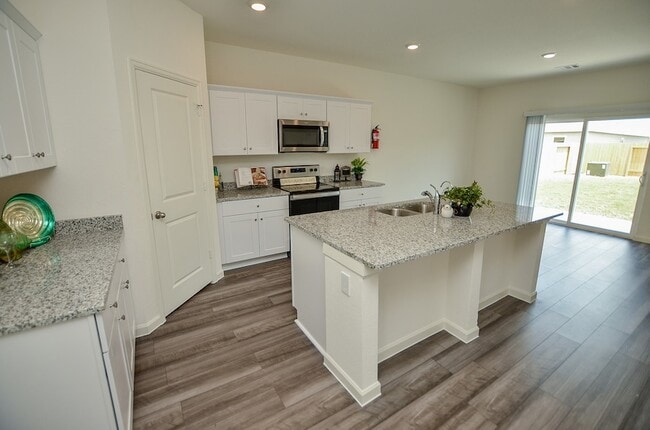 Building Photo - 1025 Long Bay Ct