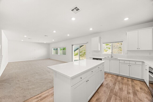 Building Photo - 35286 Sorenstam Dr