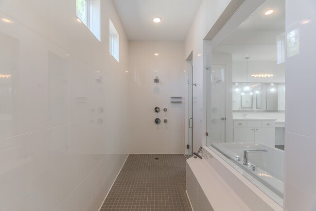 Building Photo - 7 Blairs Way