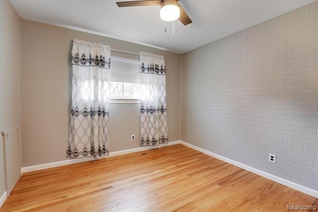 Building Photo - 32536 Warner Dr