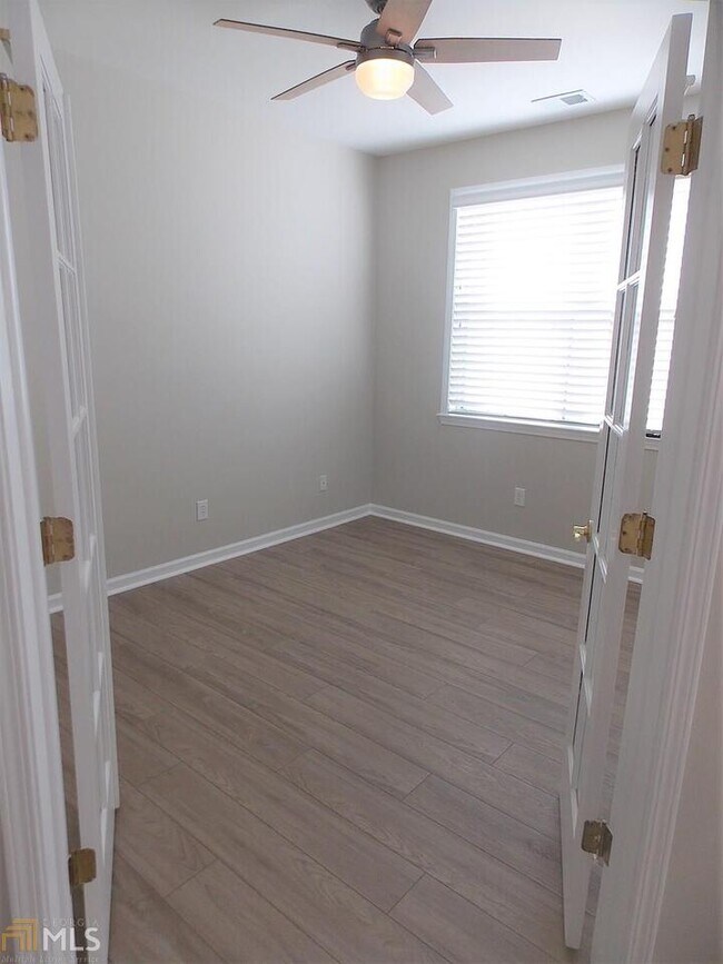 Building Photo - 2310 Applegate Ln