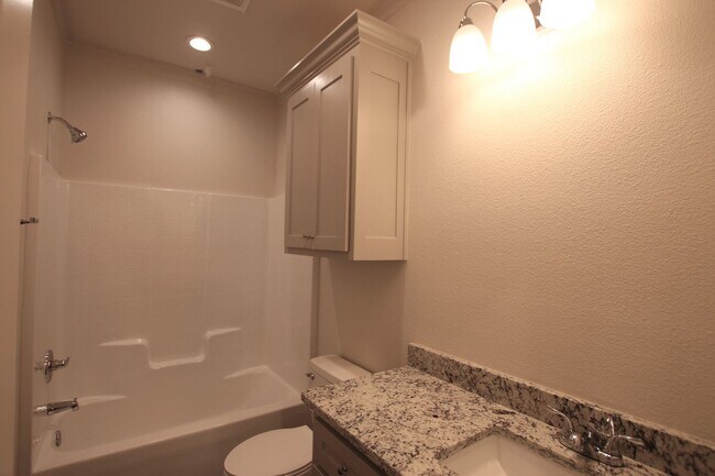 Building Photo - Luxury 3 Bedroom 2 Bath Townhomes in Bulla...