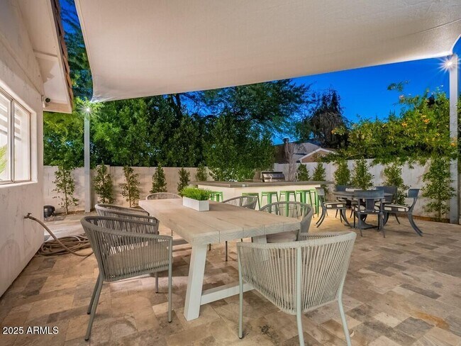 Building Photo - 4748 E Redfield Rd