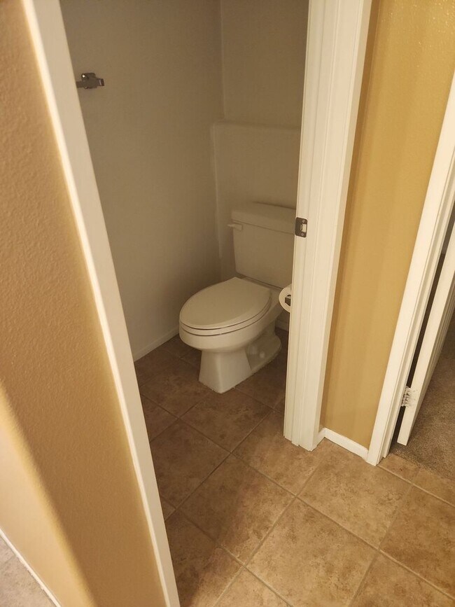 Building Photo - 4-Bedroom Gated Community in Riverside