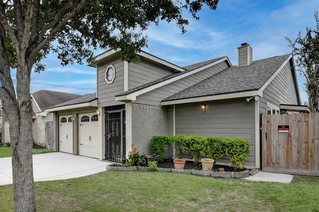 Building Photo - 1306 Mimosa Rd