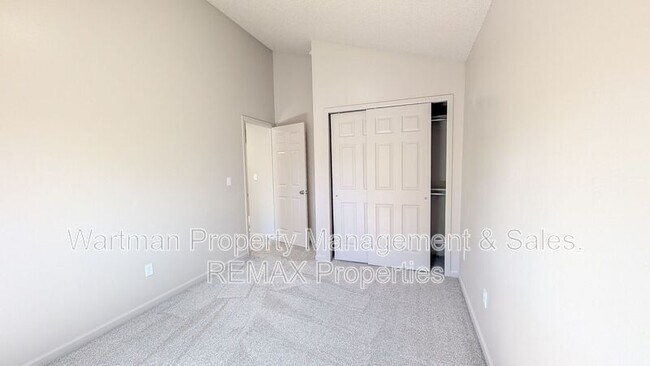 Building Photo - 5480 Mule Deer Dr