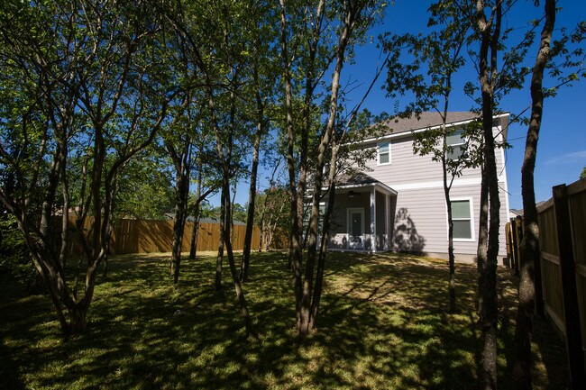 Building Photo - 1008 Dominik Dr