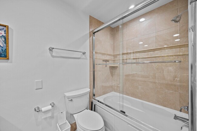 Building Photo - 2400 Seaford Dr