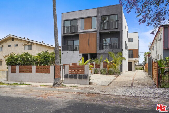 Building Photo - 4527 W 17th St