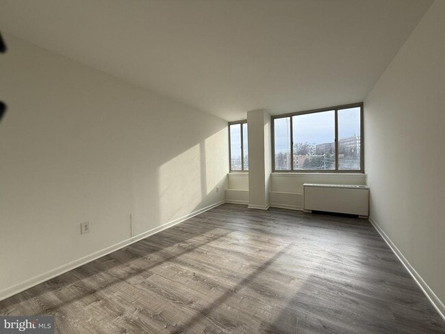 Building Photo - 5565 Columbia Pike