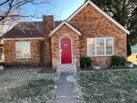 Building Photo - Charming house