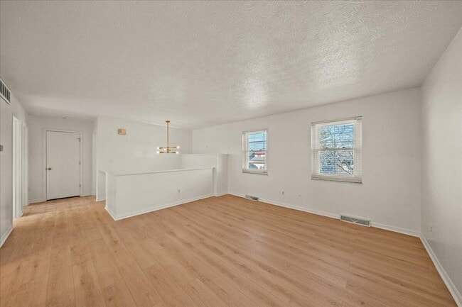 Building Photo - 2237 Wideview Dr