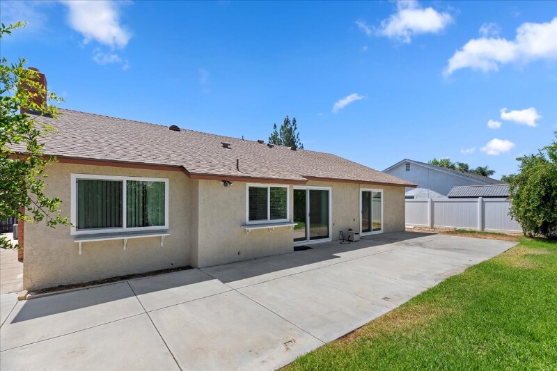 Building Photo - 11261 Cochran Ave