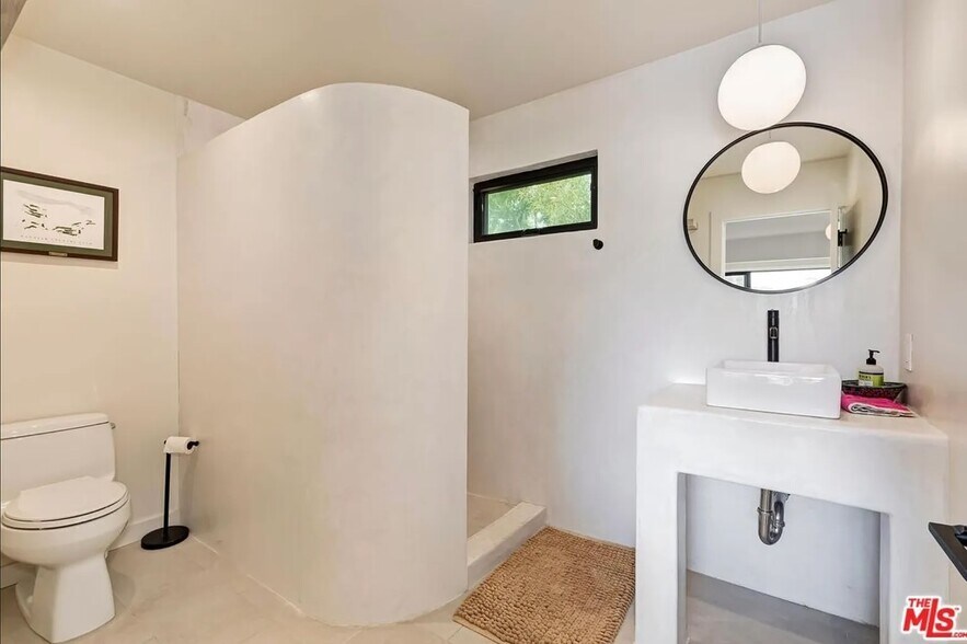 Building Photo - 1388 Lucile Ave