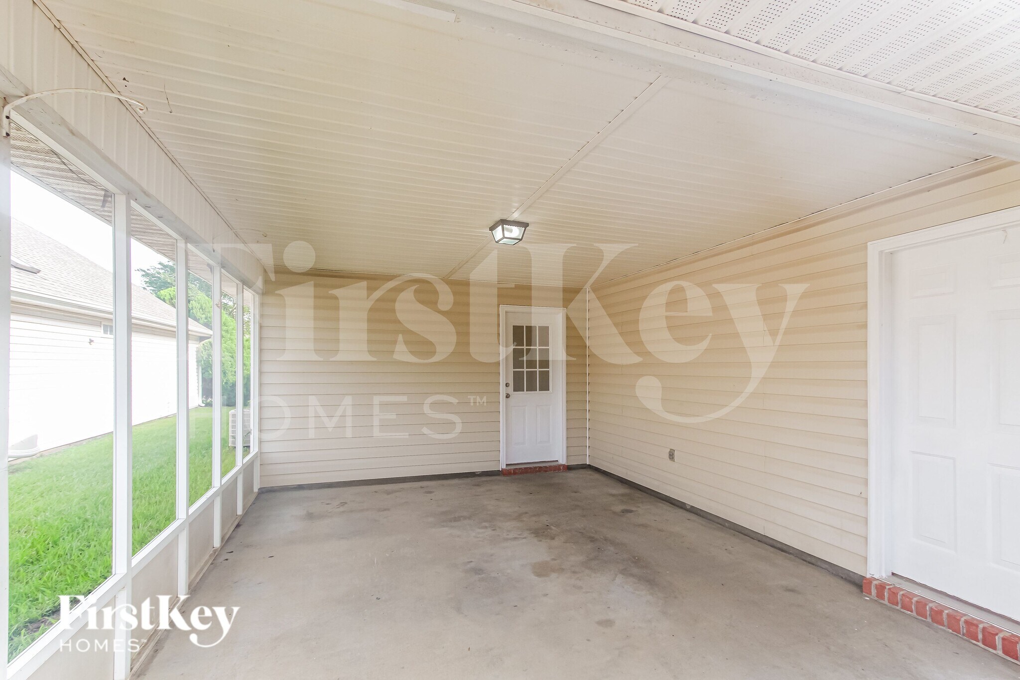 Building Photo - 2018 Village Ln