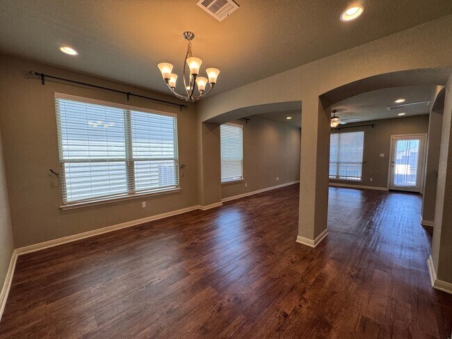 Building Photo - 4-Bedroom House for Rent in Killeen