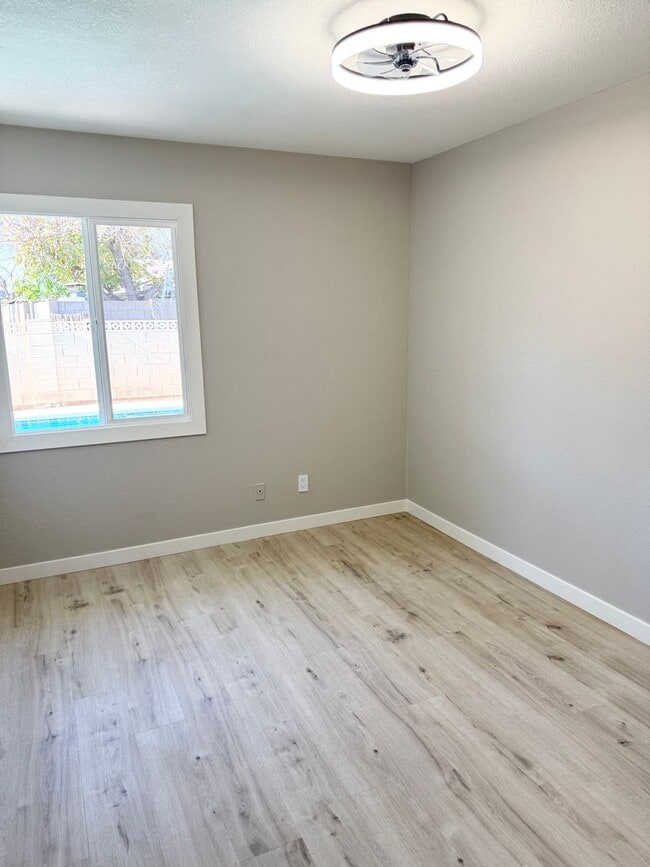 Building Photo - Newly Renovated 3 bedroom 2 bathroom House In Tempe. Private Pool With Pool Service Included
