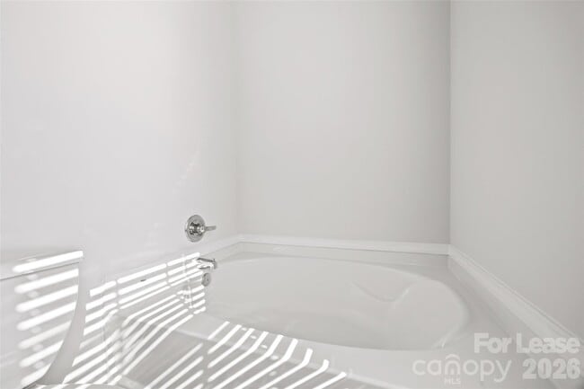 Building Photo - 1411 Swaying Branch Ln