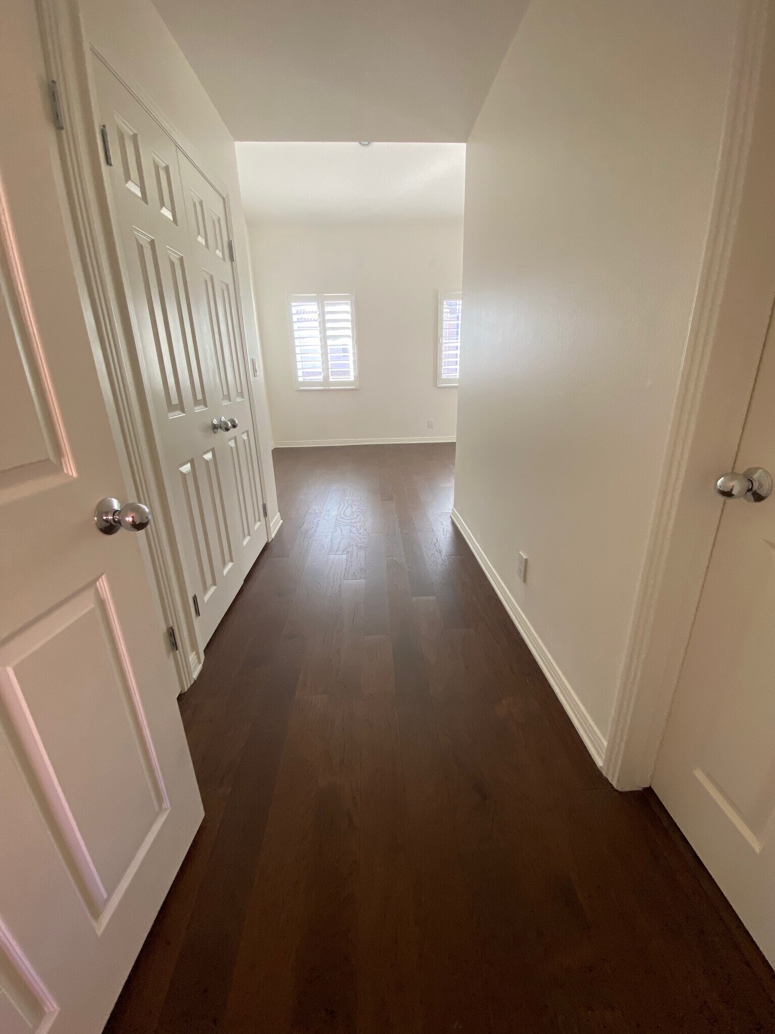 Building Photo - 5200 White Oak Ave