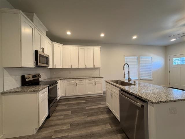 Building Photo - 405 N Andrews Ave