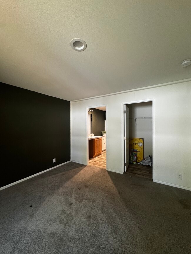 Building Photo - 9618 Mariner Dr NW
