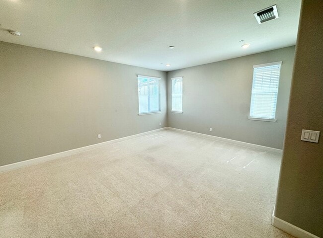 Building Photo - Beautiful home in Springlake!!