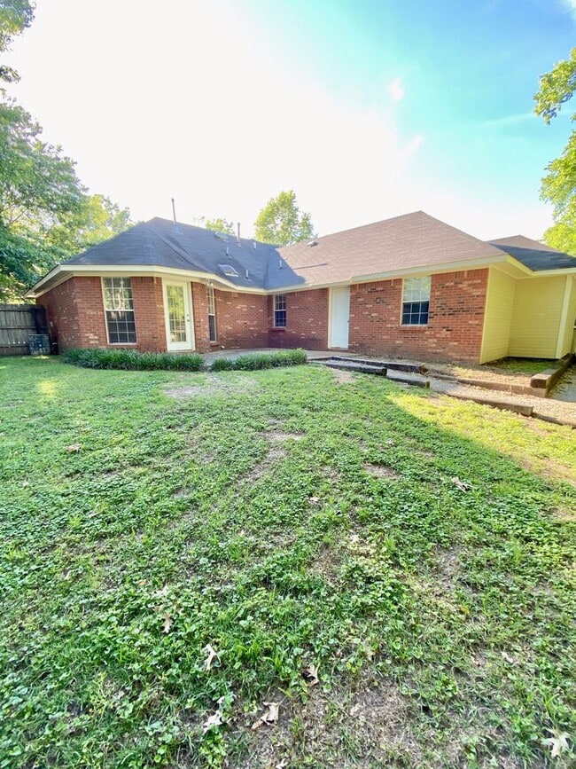 Building Photo - 3/2 for rent in Highland Ridge of Madison!