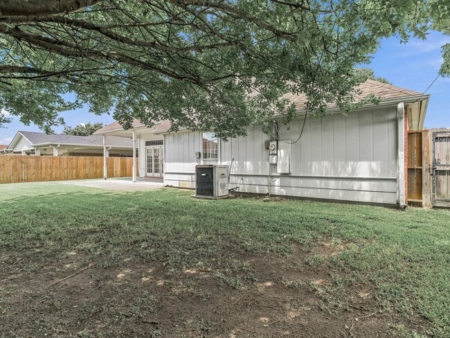 Building Photo - 2107 Ave K
