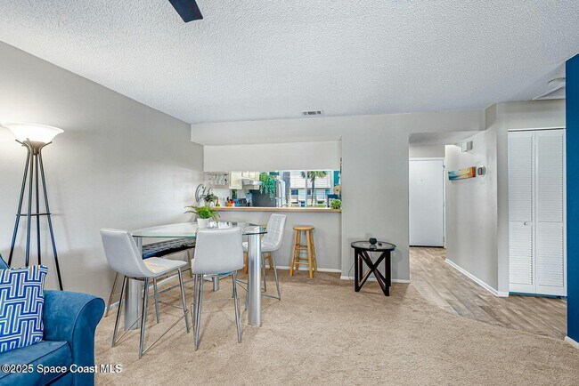 Building Photo - 2175 Golf Isle Dr