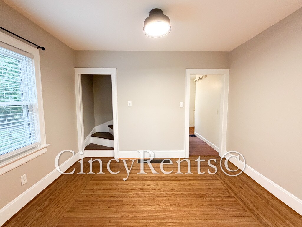 Building Photo - 3559 Rawson Pl