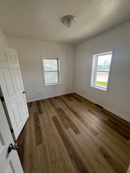 Building Photo - 509 W Pleasant St