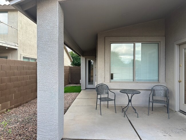 Building Photo - The Love Road House