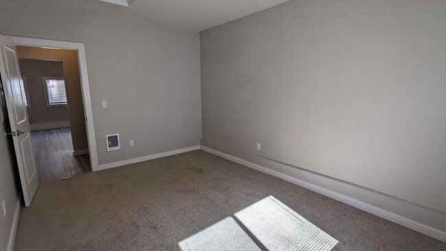 Building Photo - 3969 Hayesville Dr NE