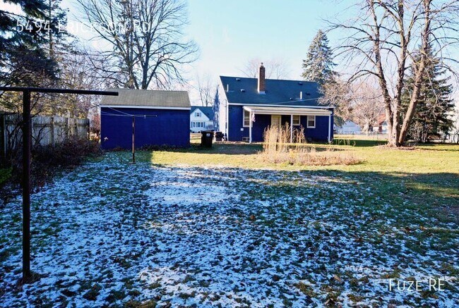 Building Photo - 5494 Erickson Rd